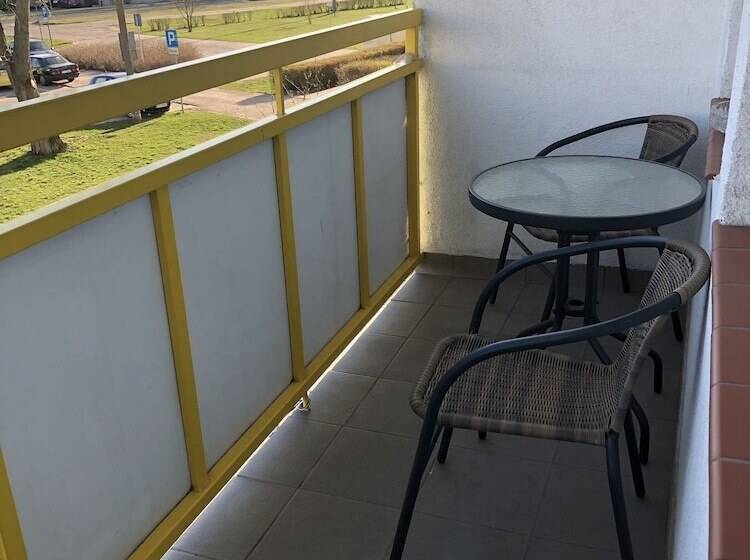 Отель Apartament F&j 12