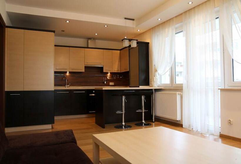 هتل Apartament F&j 12