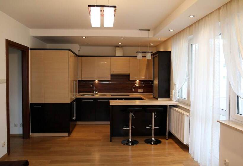 هتل Apartament F&j 12