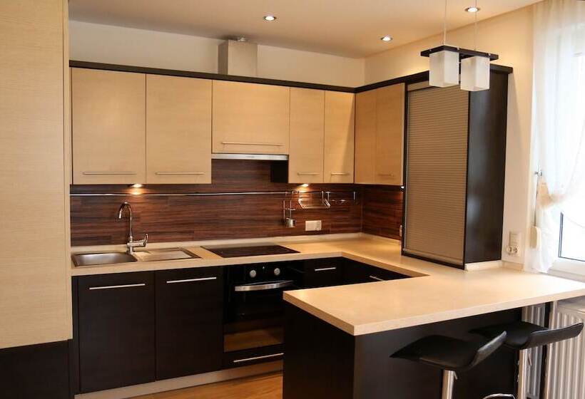 هتل Apartament F&j 12