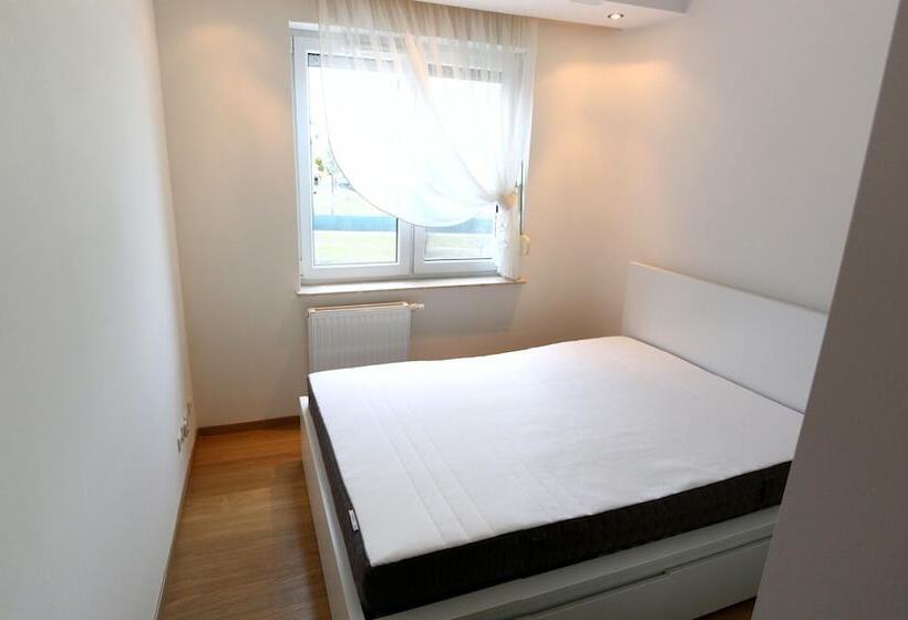 هتل Apartament F&j 12