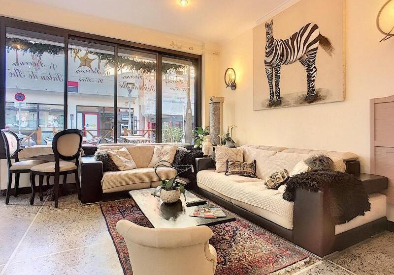 בית מלון כפרי Le Provence Hôtel Golfe Juan