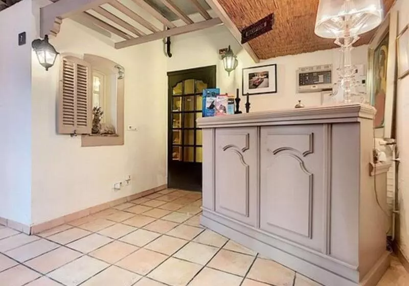 Hotelli Le Provence Hôtel Golfe Juan