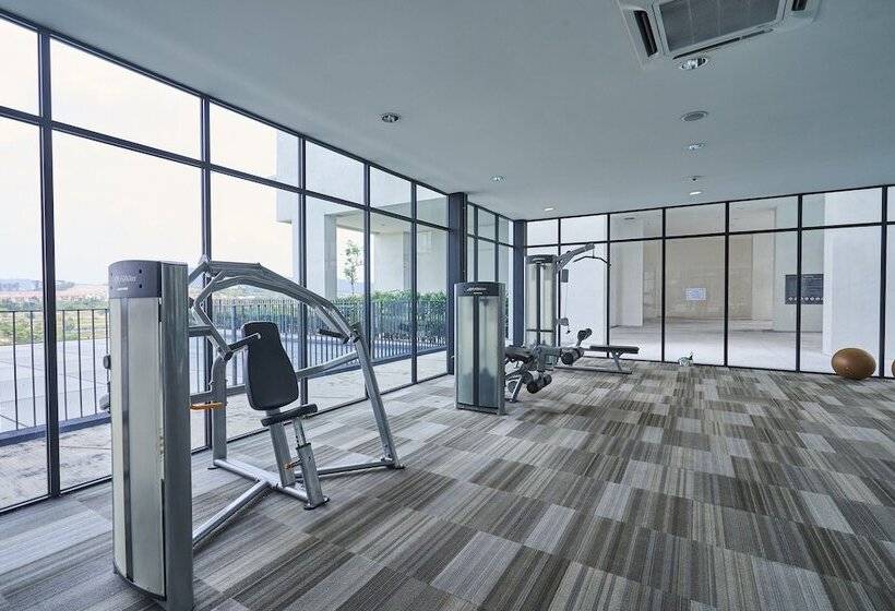 فندق Oyo Home 89316 Special Studio Setia Alam Trefoil