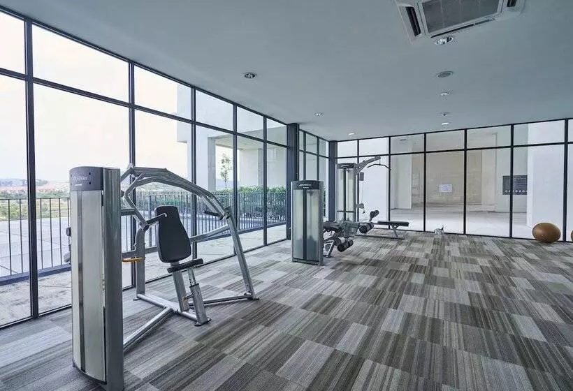 Hotelli Oyo Home 89316 Special Studio Setia Alam Trefoil