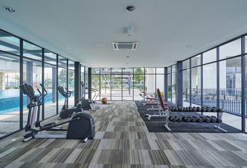 فندق Oyo Home 89316 Special Studio Setia Alam Trefoil