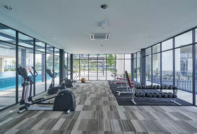 Hotelli Oyo Home 89316 Special Studio Setia Alam Trefoil