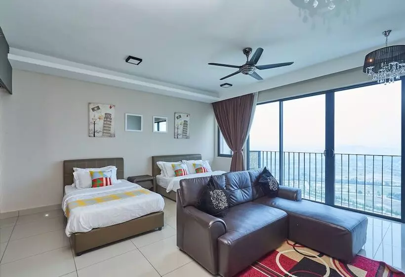 Hotelli Oyo Home 89316 Special Studio Setia Alam Trefoil