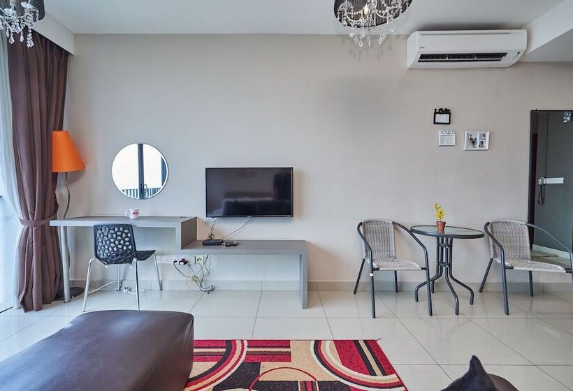 فندق Oyo Home 89316 Special Studio Setia Alam Trefoil