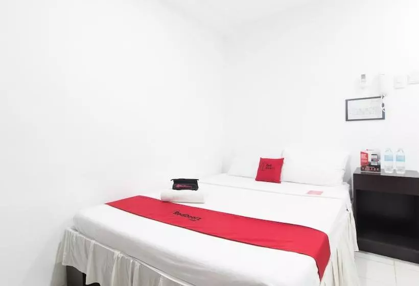 ホテル Reddoorz Plus Near Tacloban Astrodome
