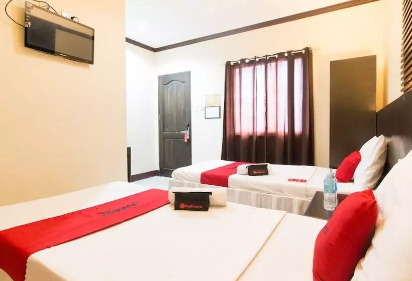ホテル Reddoorz Plus Near Tacloban Astrodome