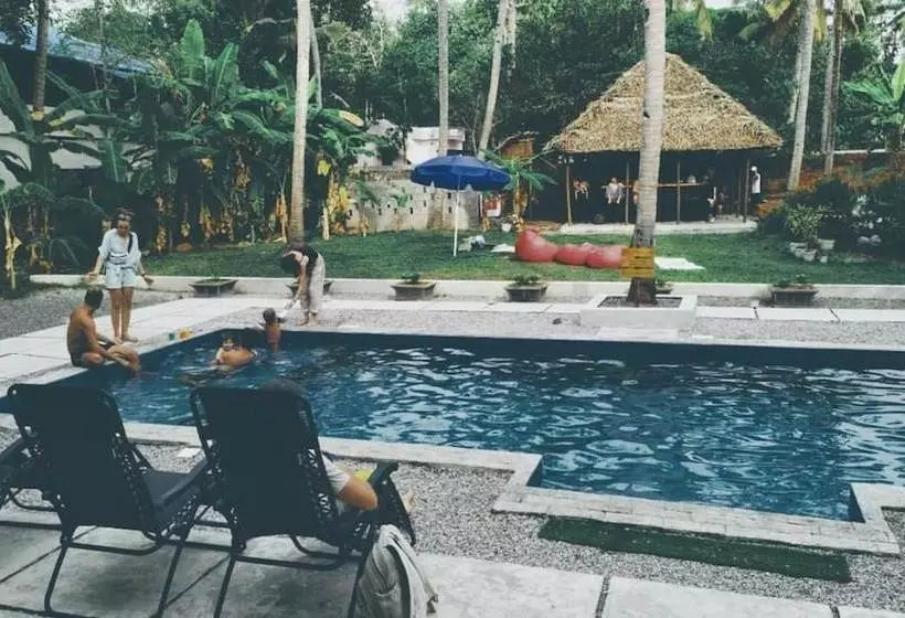 Hotelli Satta Beach Deluxe