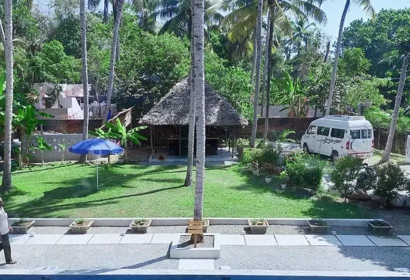 Hotelli Satta Beach Deluxe