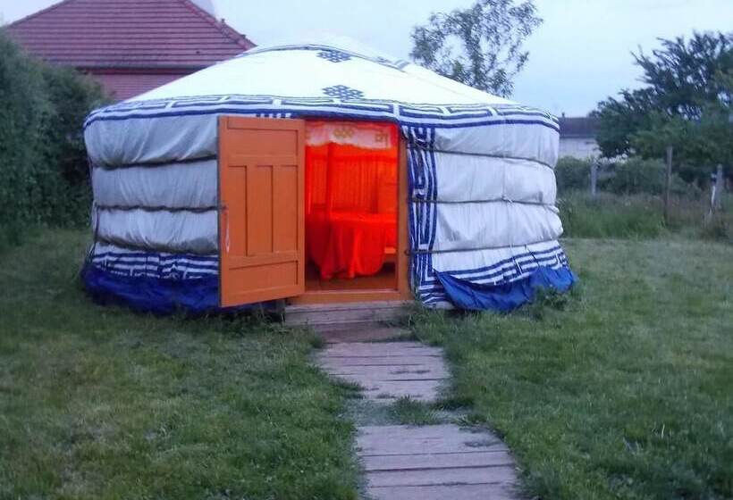 ホテル Yourte Mongole