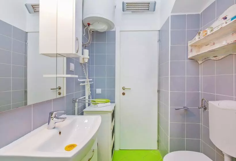 پانسیون Apartment & Room Joy