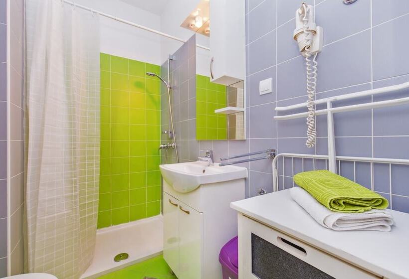 Пансион Apartment & Room Joy