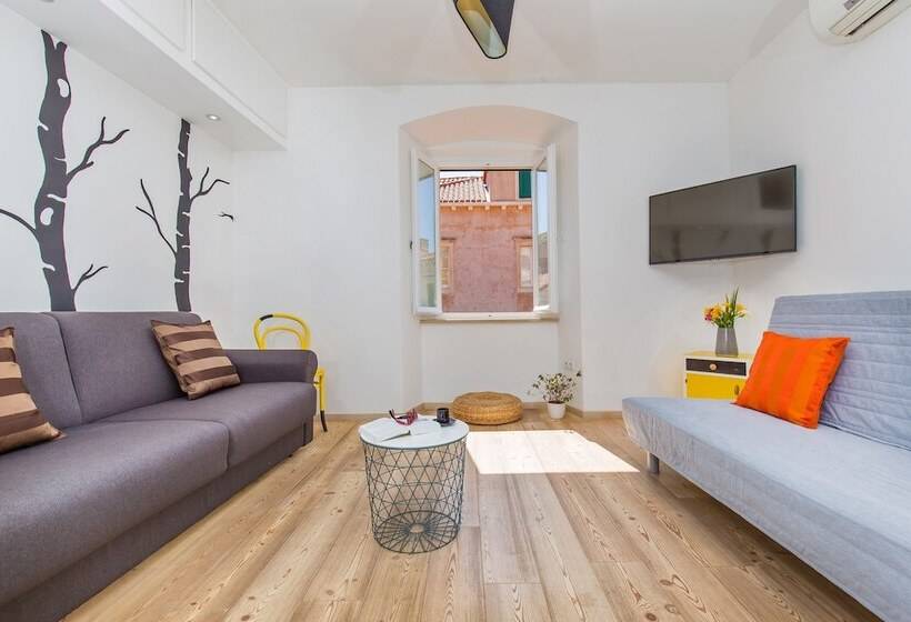 Пансион Apartment & Room Joy