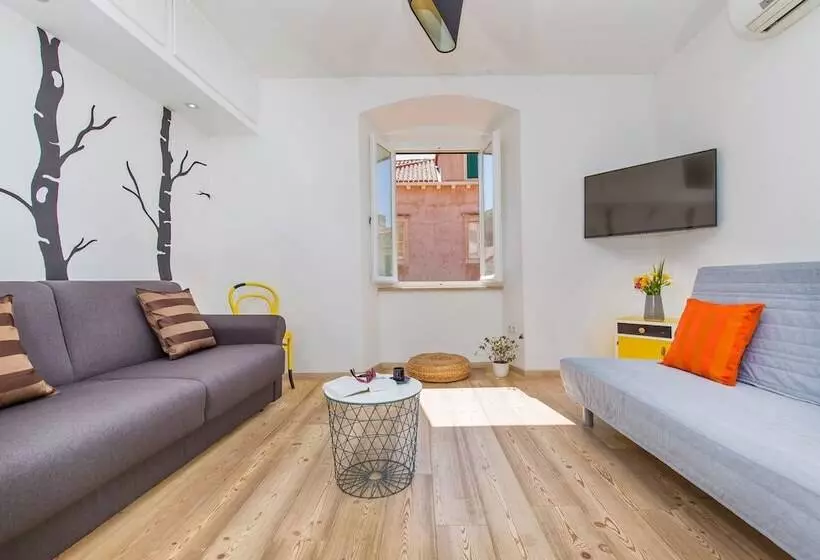 پانسیون Apartment & Room Joy