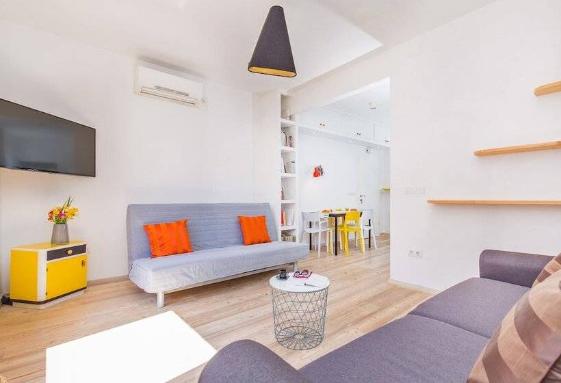 Пансион Apartment & Room Joy