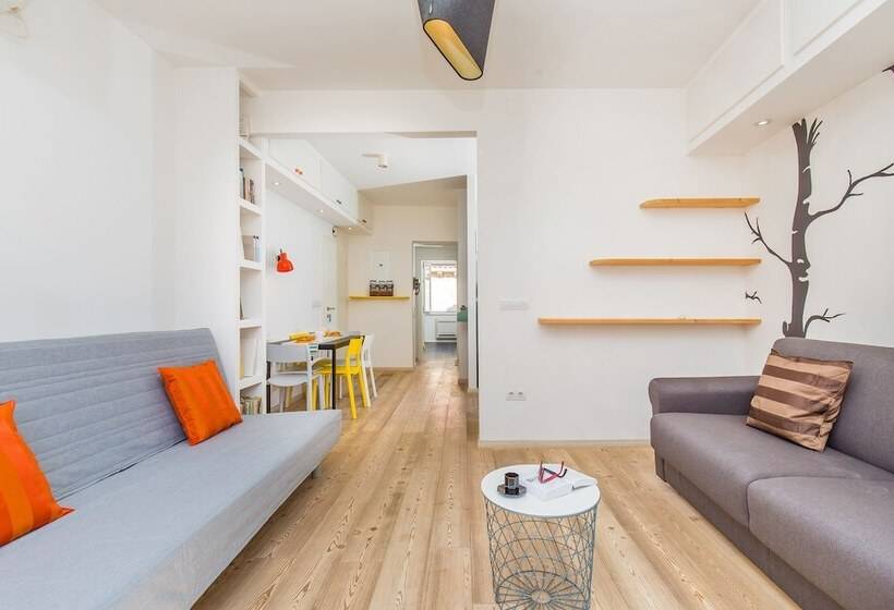 Пансион Apartment & Room Joy