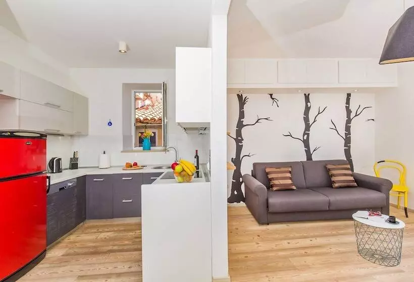 پانسیون Apartment & Room Joy