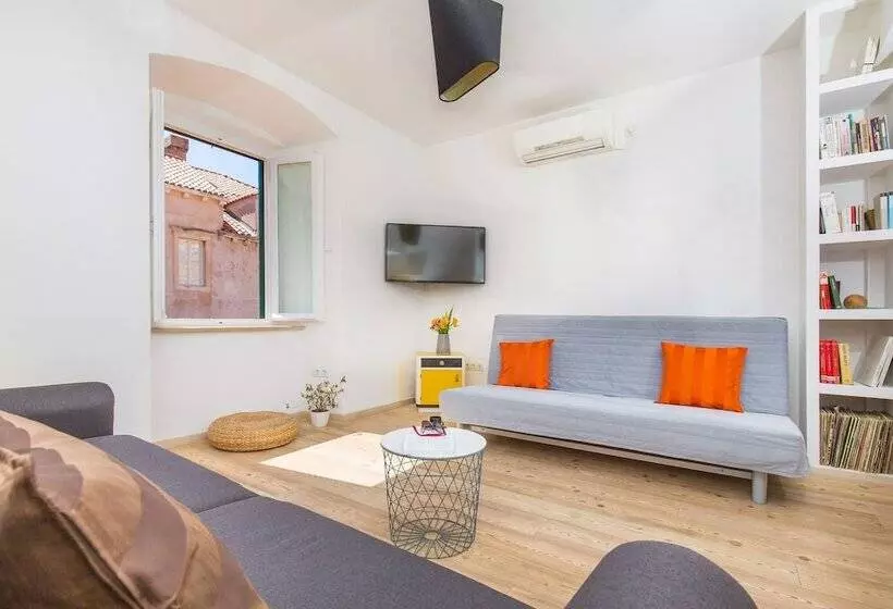 پانسیون Apartment & Room Joy