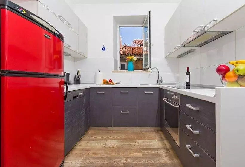 پانسیون Apartment & Room Joy