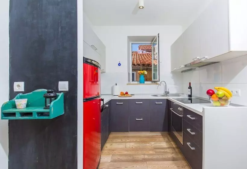 پانسیون Apartment & Room Joy