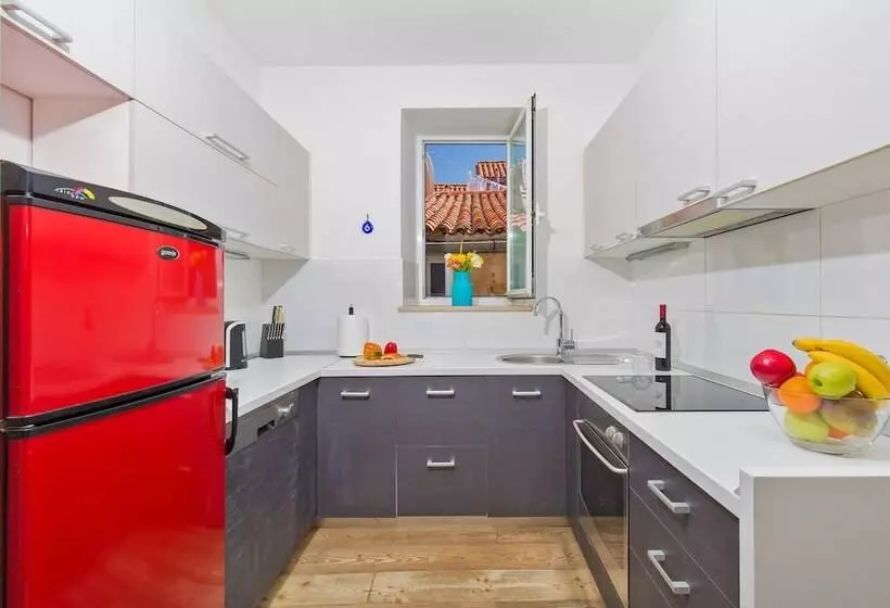 پانسیون Apartment & Room Joy