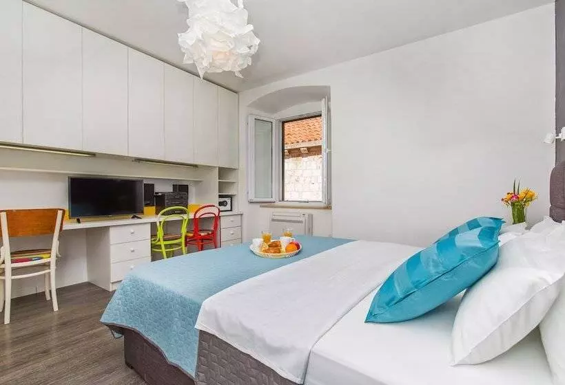 پانسیون Apartment & Room Joy