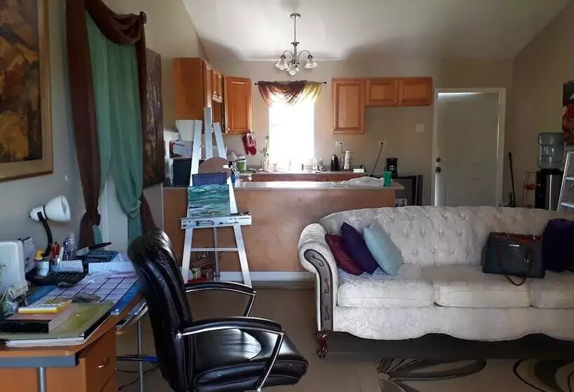 پانسیون Spanish Town Secured Gated