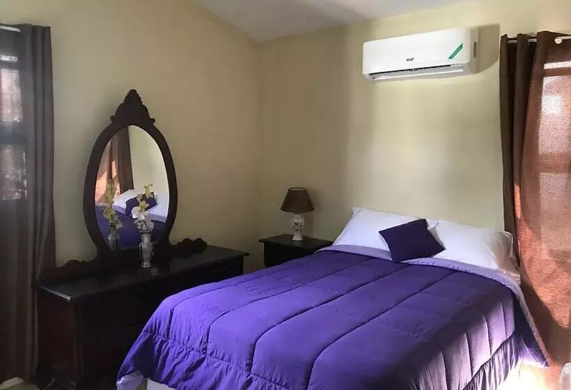 پانسیون Spanish Town Secured Gated