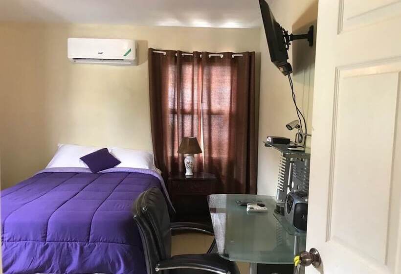 پانسیون Spanish Town Secured Gated