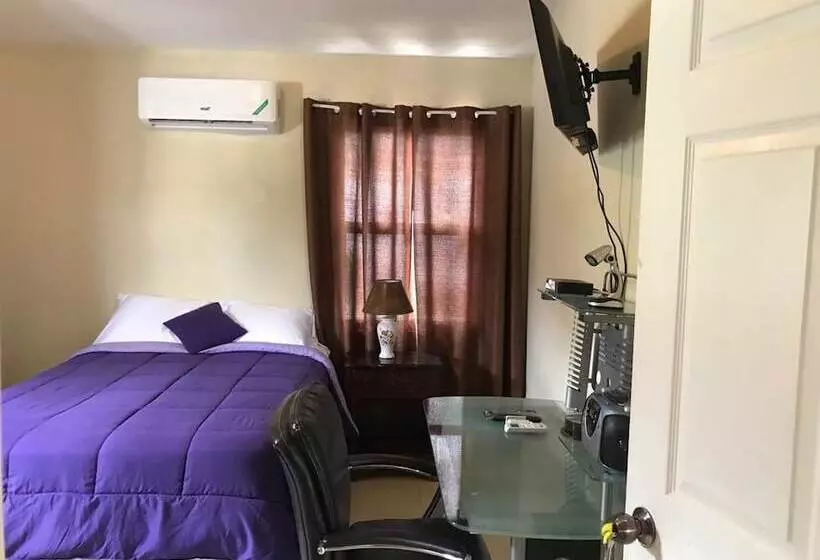 پانسیون Spanish Town Secured Gated