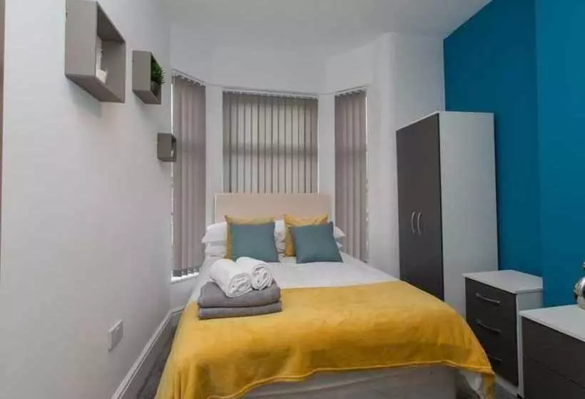 Majatalo Townhouse @ Balfour St