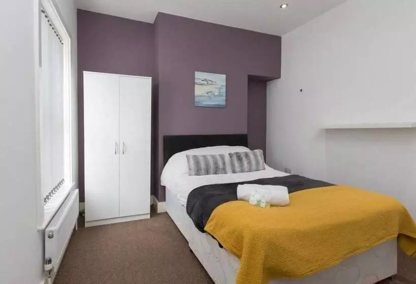 Majatalo Townhouse @ Balfour St