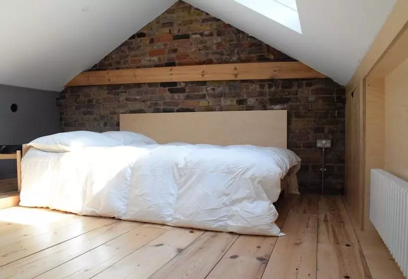 Stunning Home In East London Location