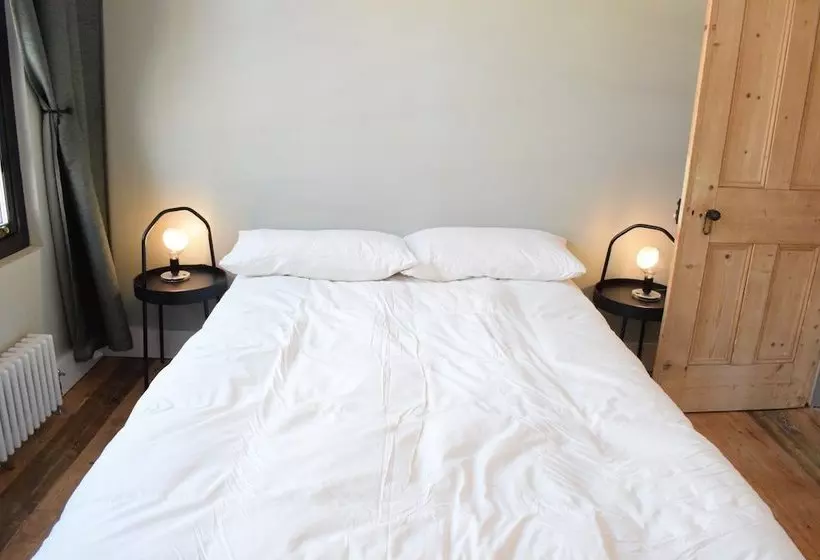 Stunning Home In East London Location