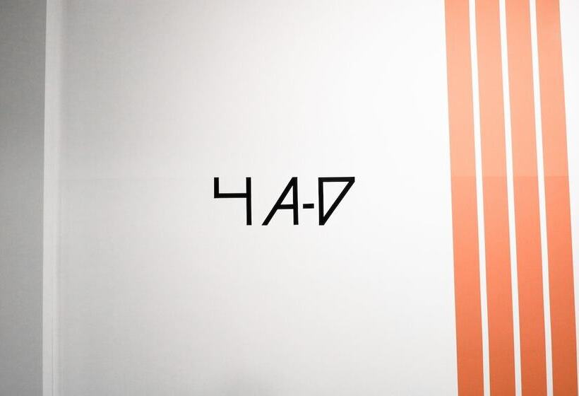 Sunny Hostel Room For 3