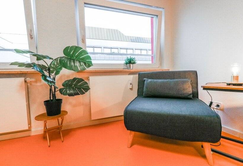 Sunny Hostel Room For 3