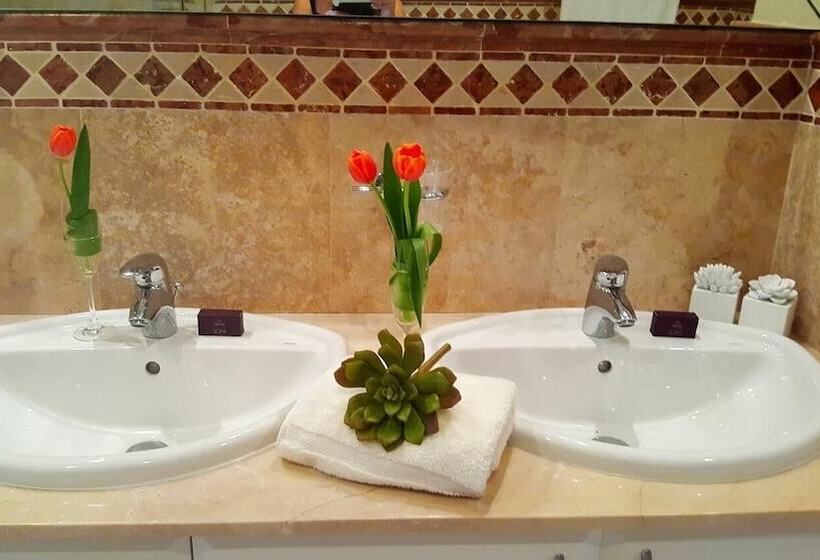 בית מלון כפרי 703 Oyster Schelles