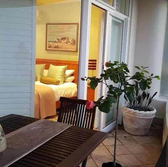 Hotelli 703 Oyster Schelles