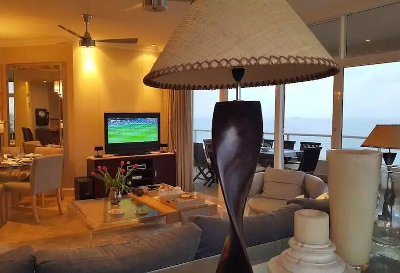 Hotelli 703 Oyster Schelles