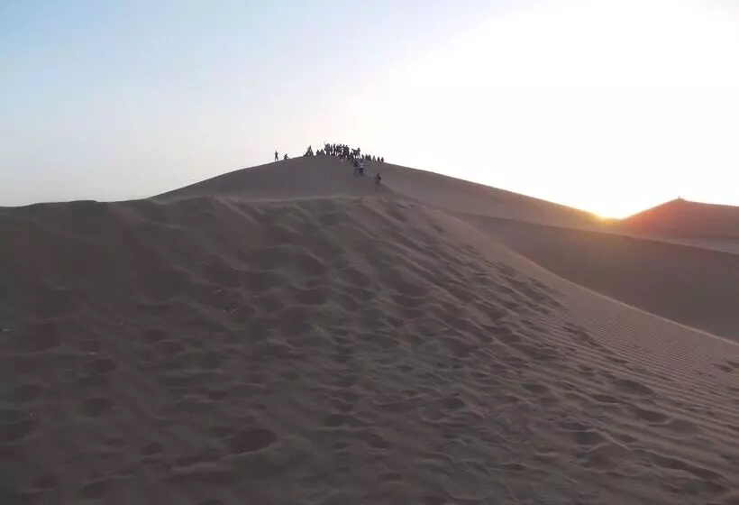 ホテル Bivouac Draa   Nuit Dans Le Désert