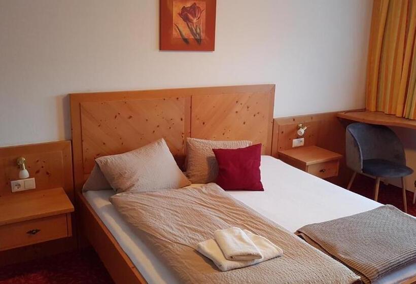 ホテル Gasthof Und Panoramastellplatz Friedburg