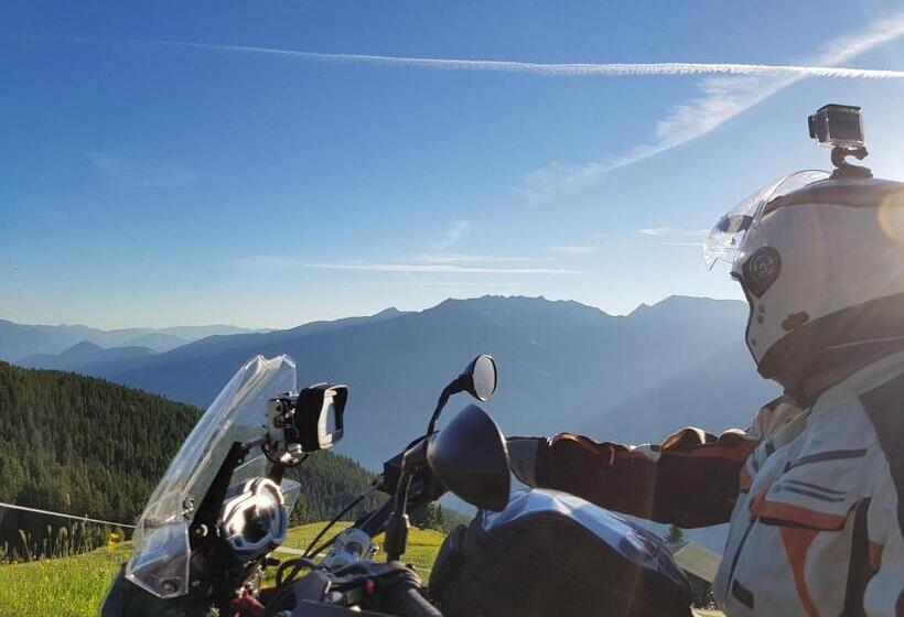 ホテル Gasthof Und Panoramastellplatz Friedburg