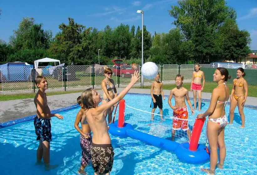 هتل Happy Camp Mobile Homes In Füred Camping
