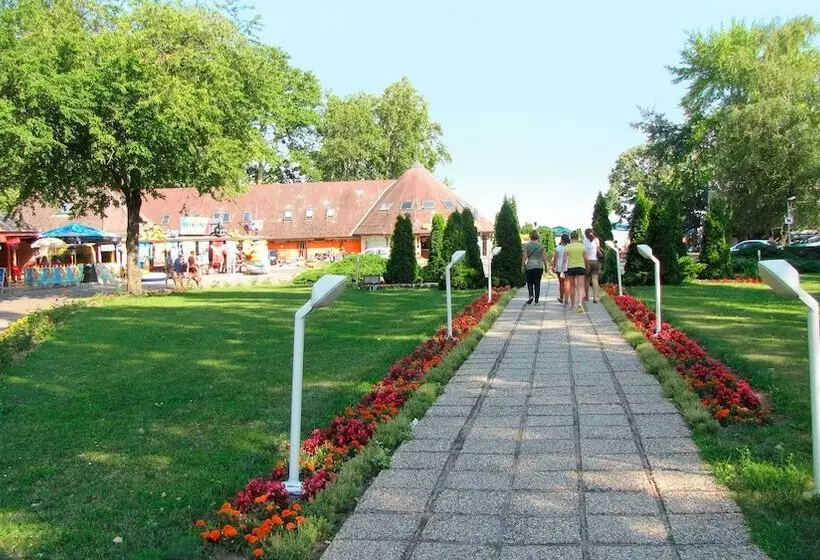 هتل Happy Camp Mobile Homes In Füred Camping