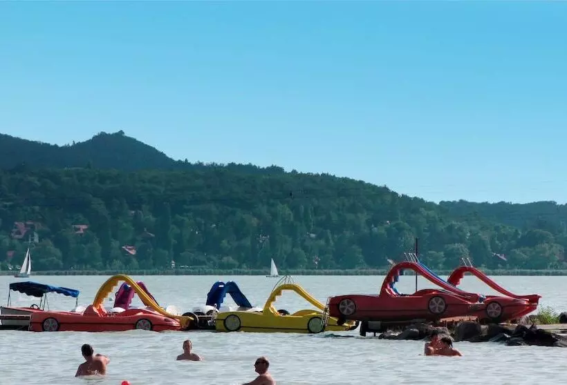 هتل Happy Camp Mobile Homes In Füred Camping