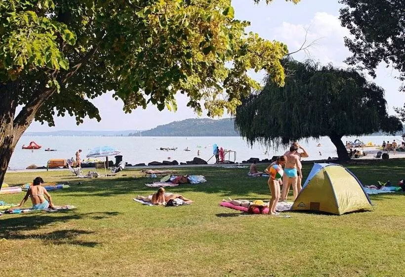 هتل Happy Camp Mobile Homes In Füred Camping